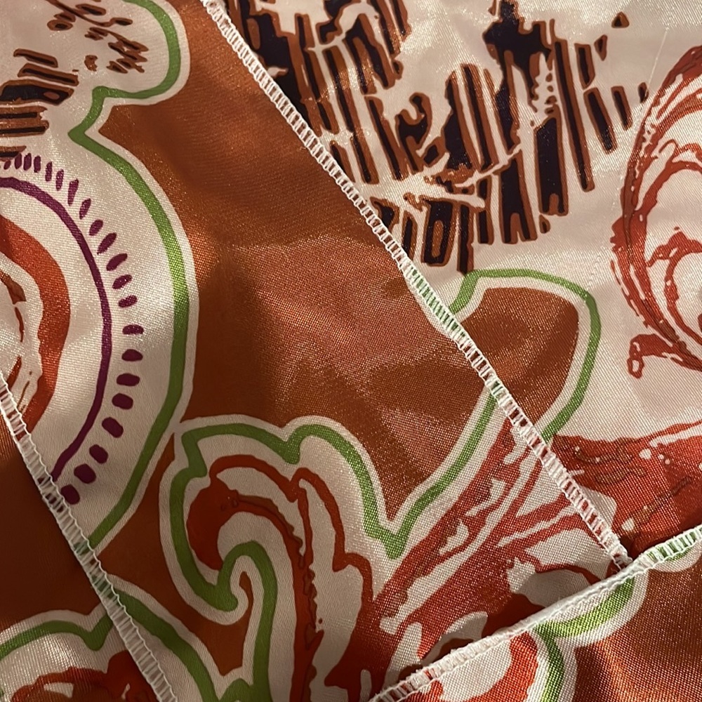 Beautiful Patterned Design Satin Bonnet - Evolve - Picture 4 of 6